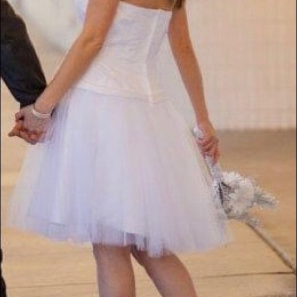 Lovely Wedding Dress - Picture 8 of 8